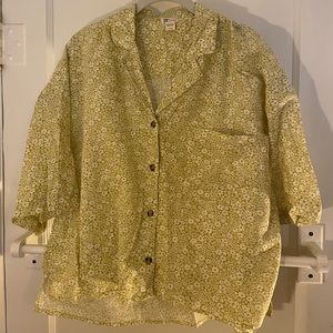 Woman’s Billabong Button Down Shirt